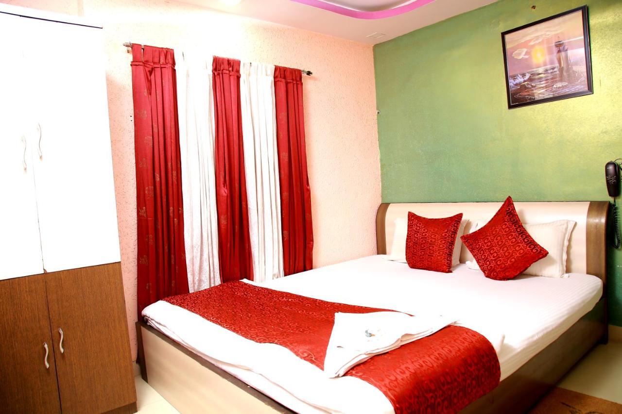 Babul Hotel Calcuta Exterior foto